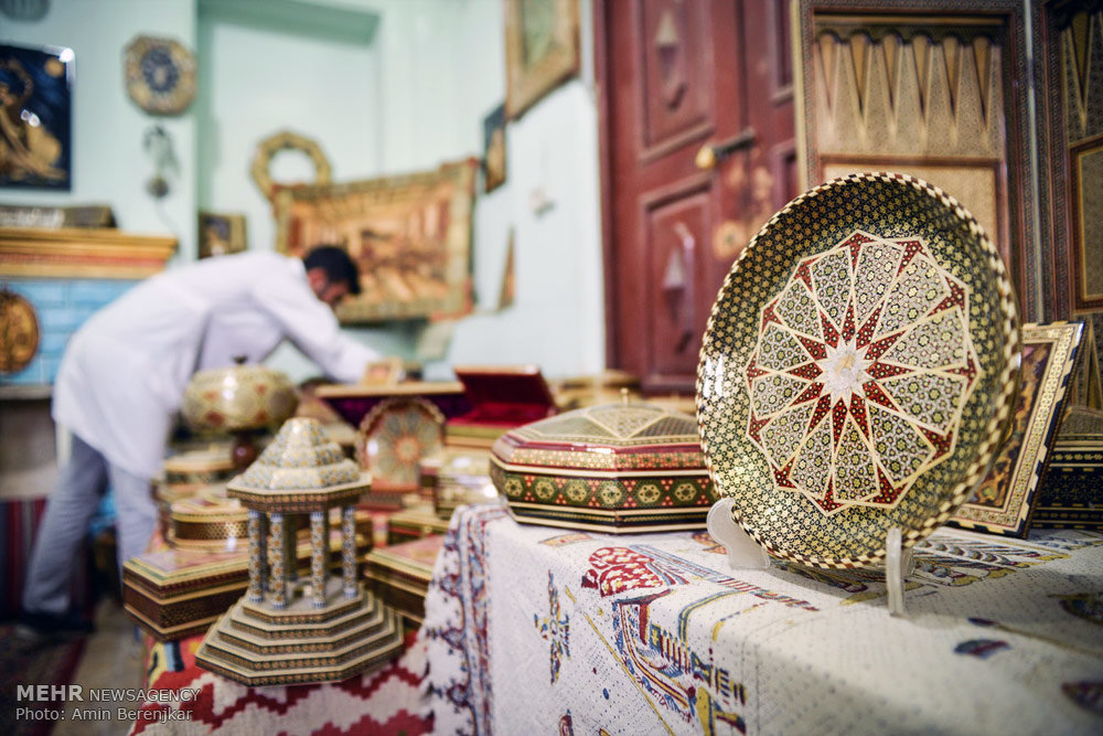 بازار خاتم شیراز نفس های آخر را می کشد؛ هنری محروم از بازارهای خارجی