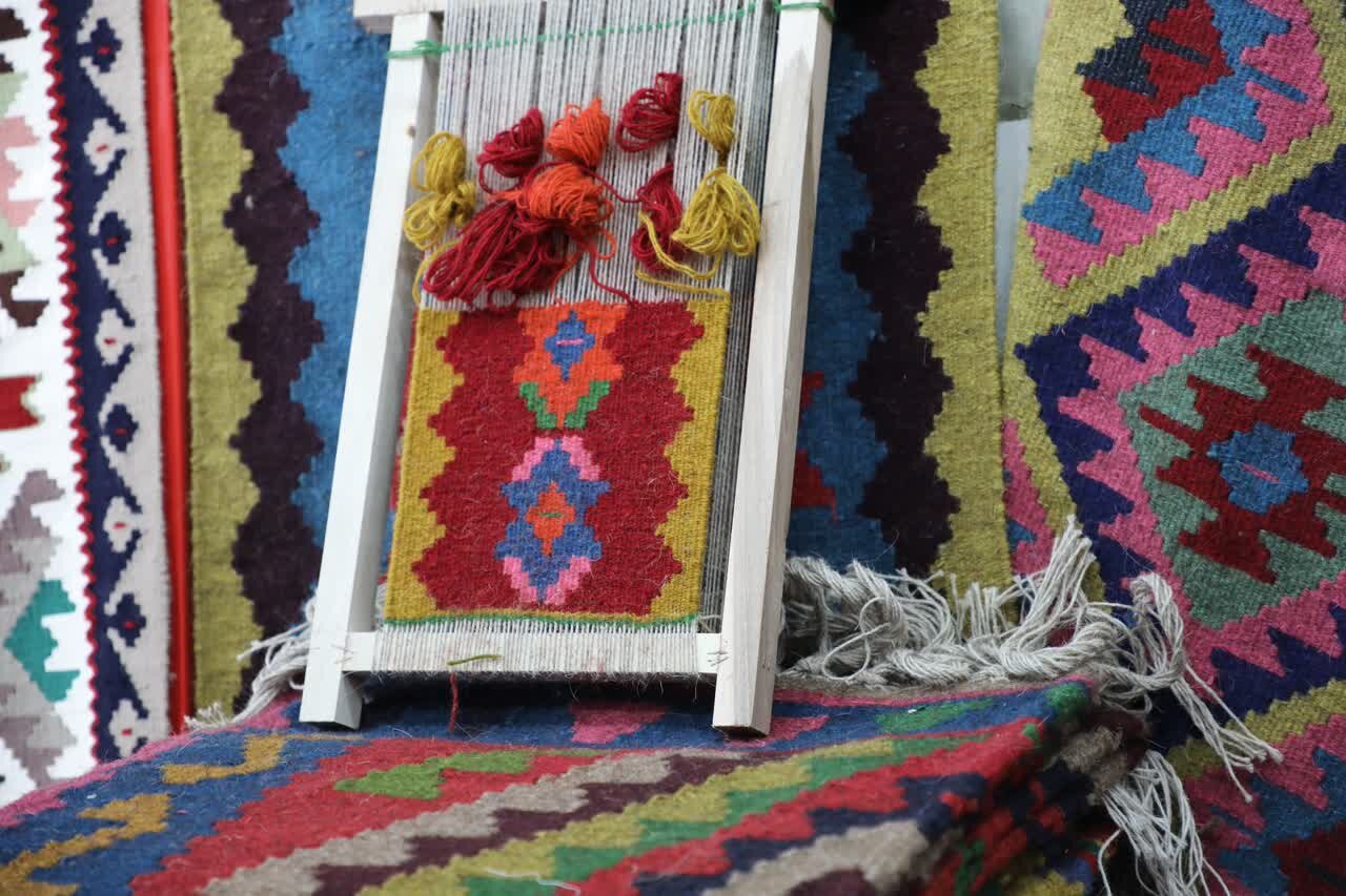 شهر ملی «گلیم ورنی عنبران» و چشمانداز جهانیشدن آن