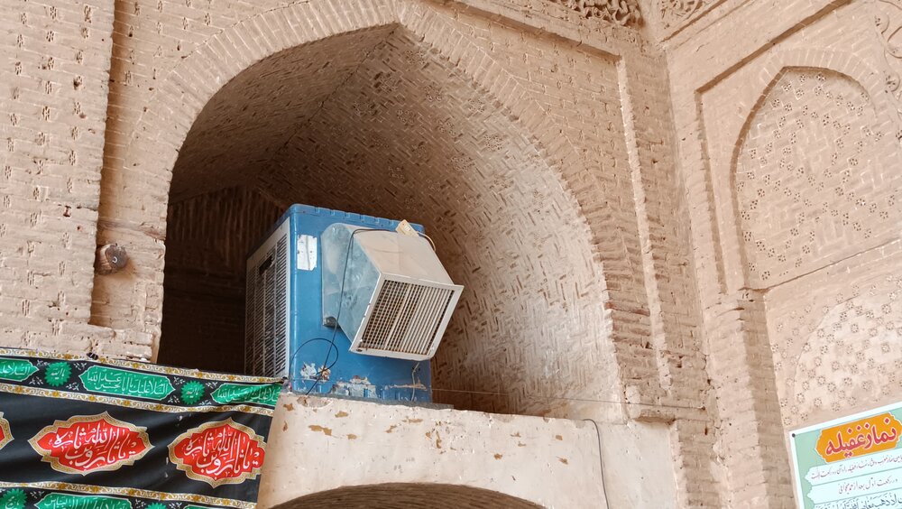رفع نم‌زدگی بناهای تاریخی اردستان به ۶۰۰ میلیون تومان اعتبار نیاز دارد