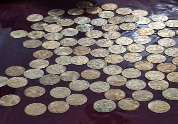 ۳۷ سکه ساسانی در اسدآباد کشف شد
